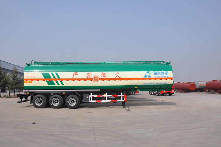 3-Axle-Carbon-Steel-Tanker-Semi-Trailer.JPG