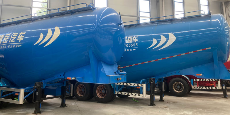 Pneumatic Bulk Cement Trailer for Sale