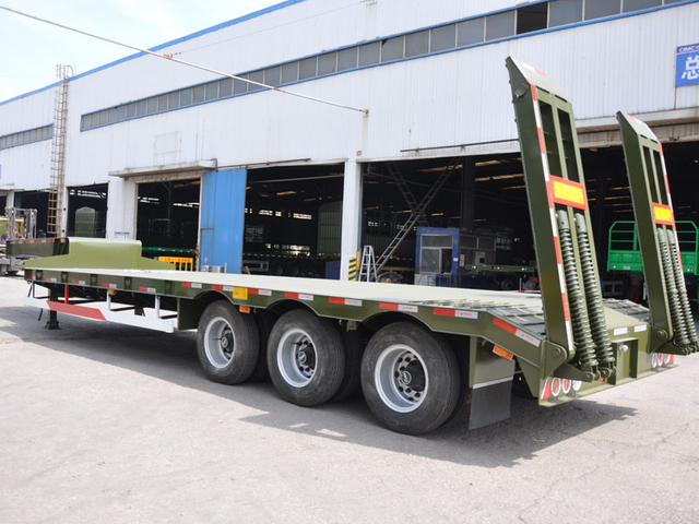 3 Axle 80 Ton Lowbed Semi Trailer for Sale