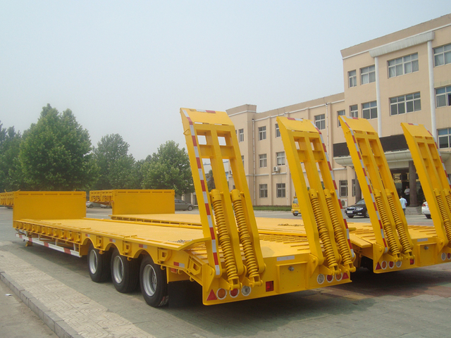 Lowbed Semi Trailer for Sale at Factory Price