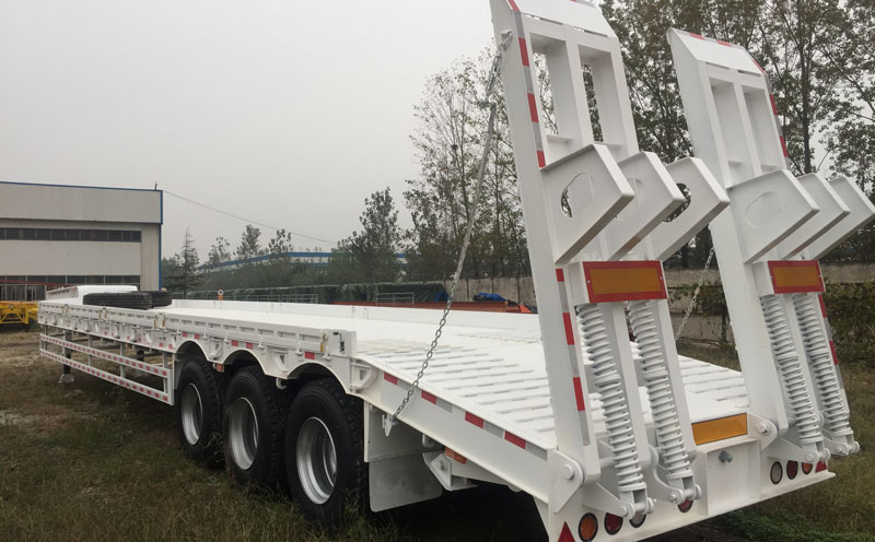 3 Axle Lowbed Semi Trailer for Sale